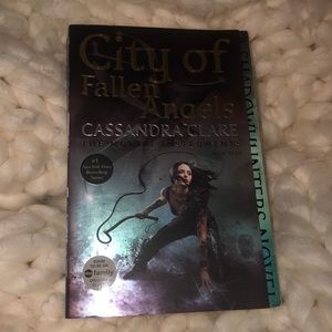 City of Fallen Angels book by Cassandra Clare